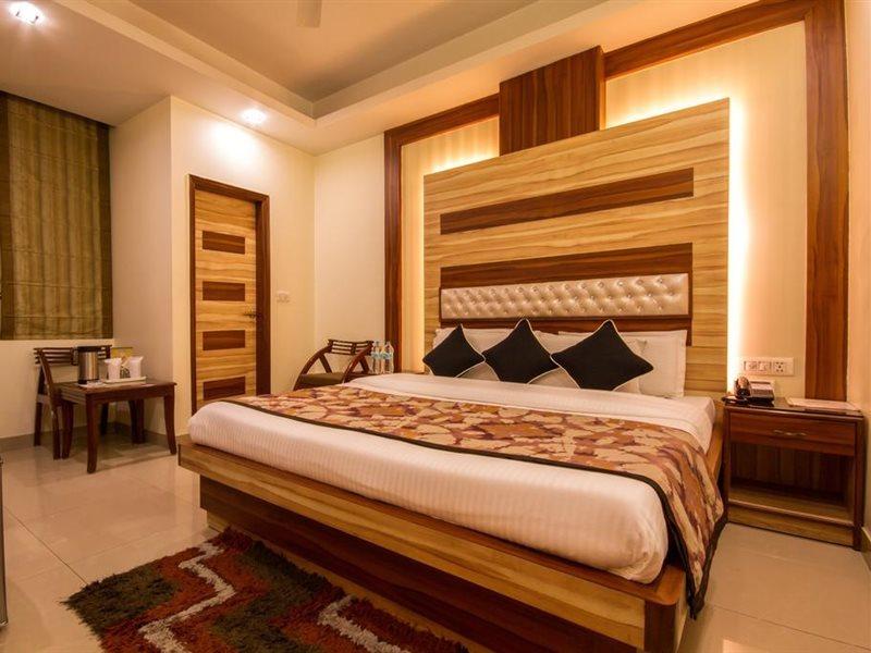 Hotel Aster Inn New Delhi Exterior photo