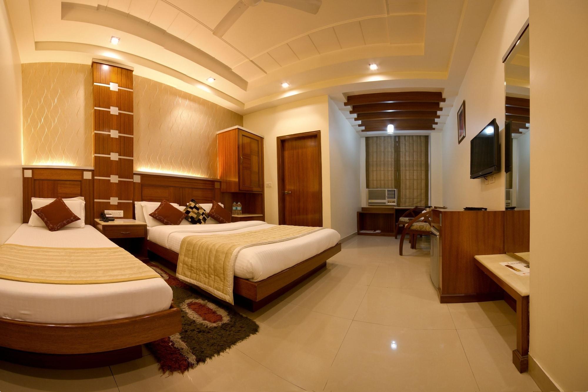 Hotel Aster Inn New Delhi Exterior photo