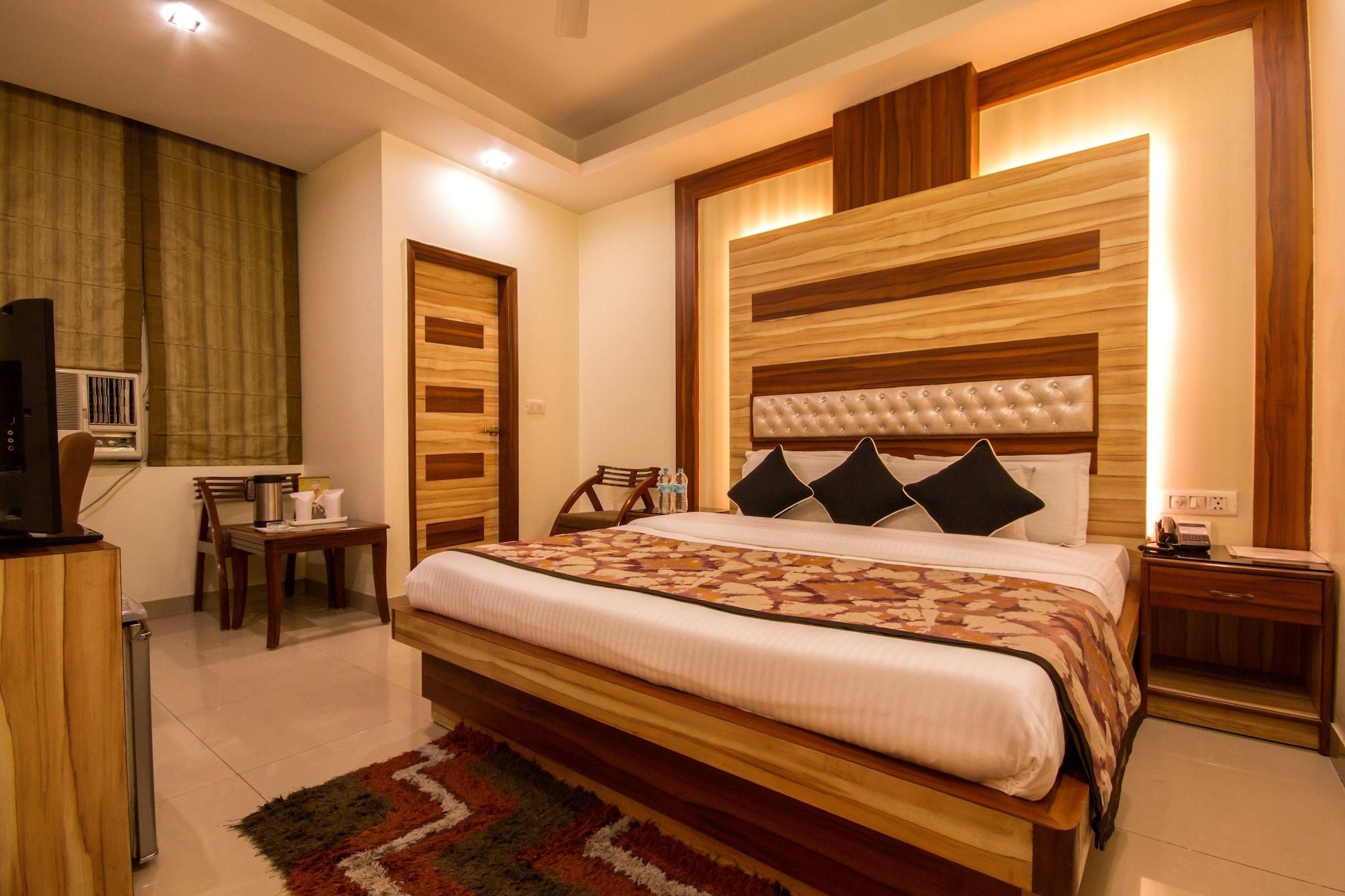 Hotel Aster Inn New Delhi Exterior photo