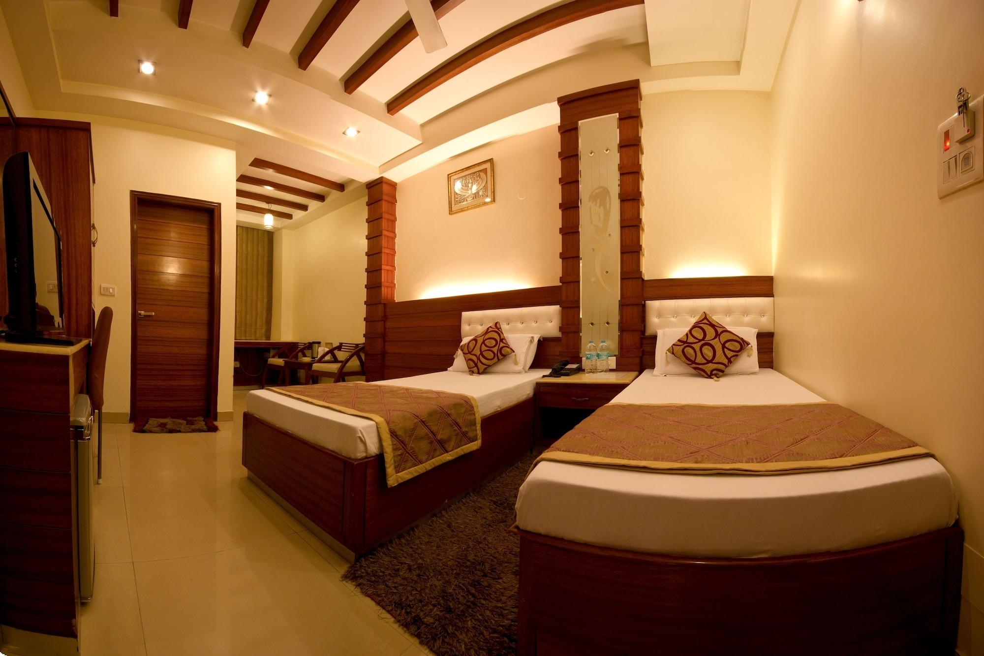Hotel Aster Inn New Delhi Exterior photo