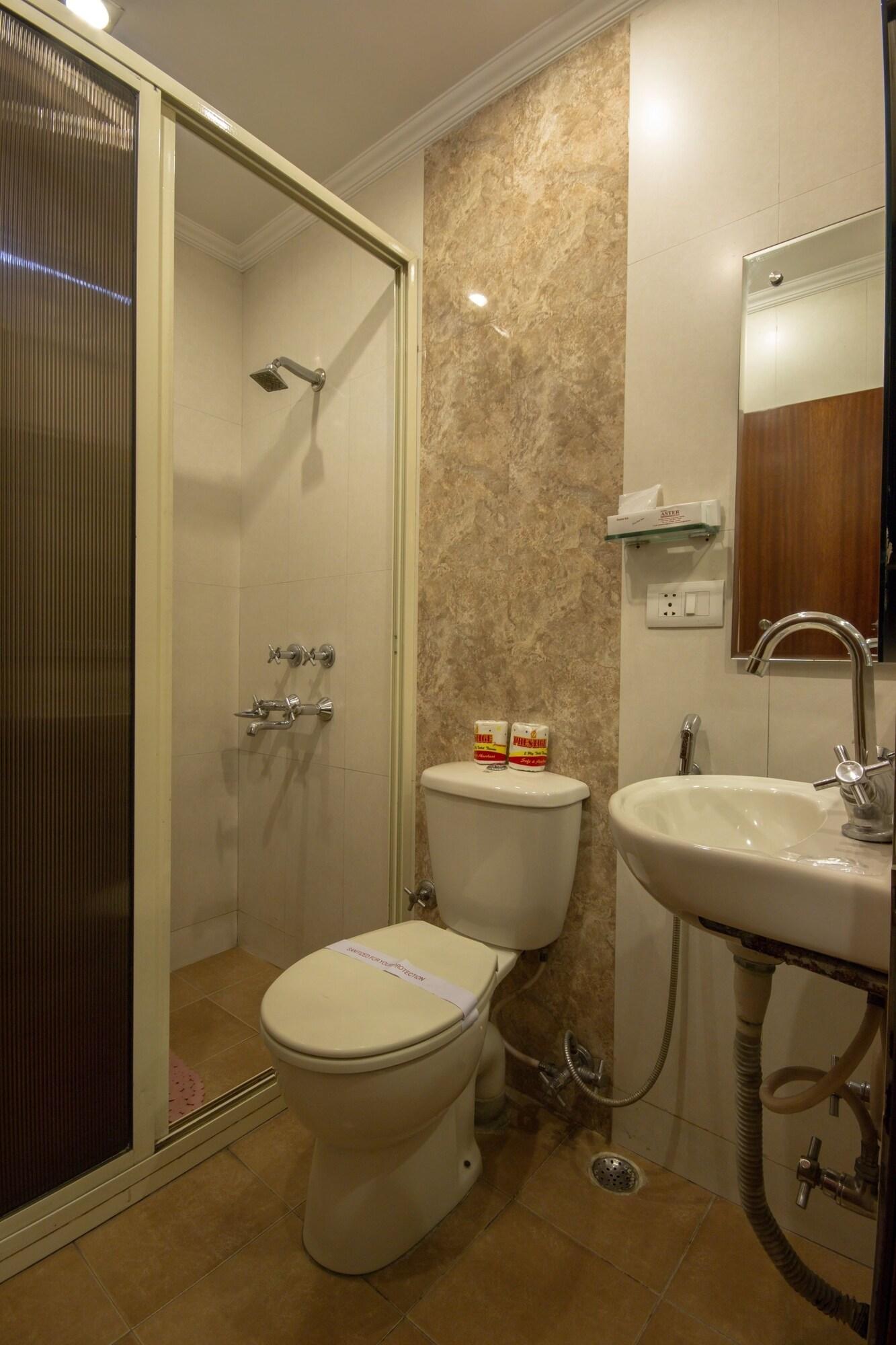 Hotel Aster Inn New Delhi Exterior photo
