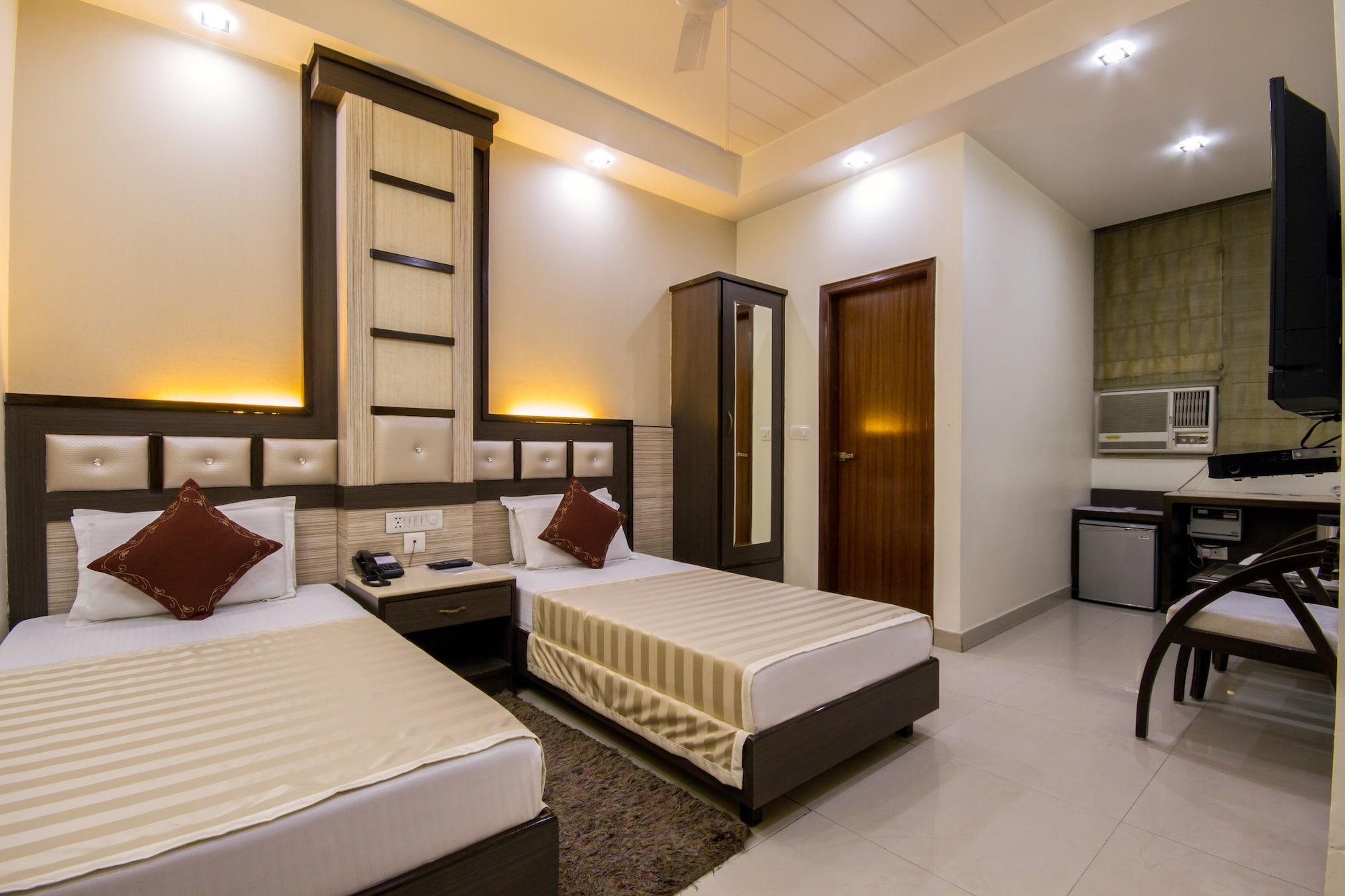 Hotel Aster Inn New Delhi Exterior photo