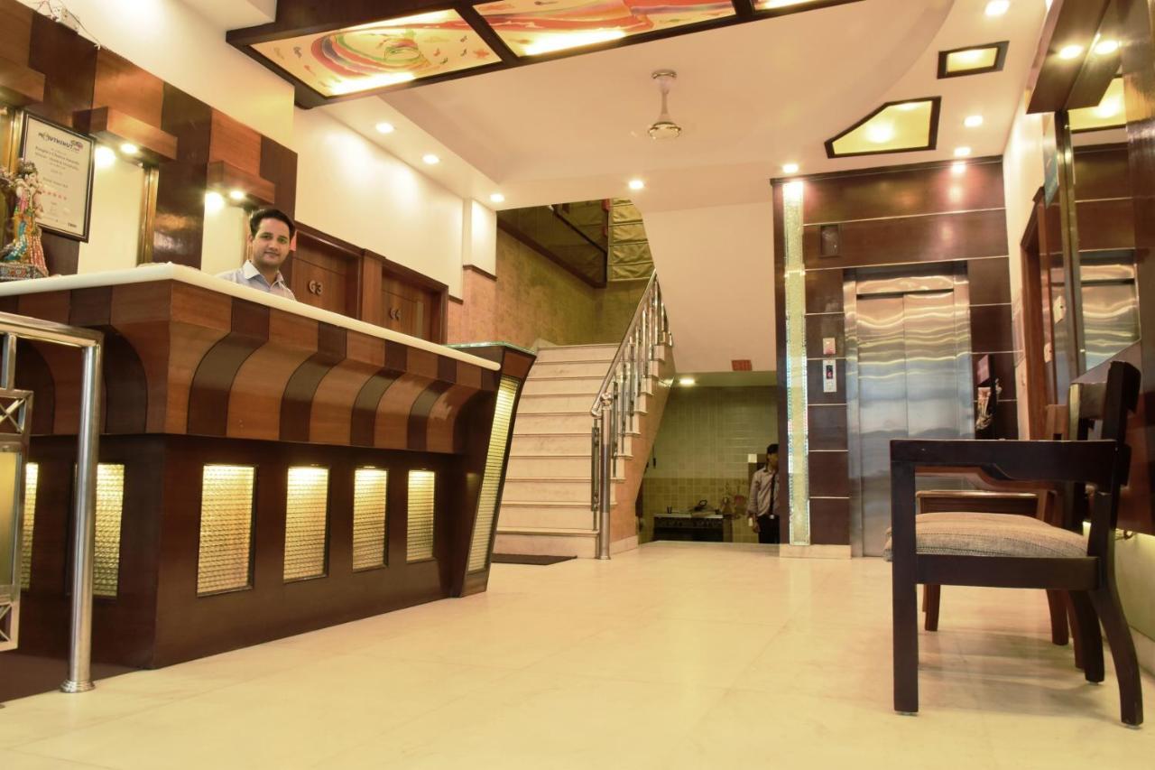 Hotel Aster Inn New Delhi Exterior photo