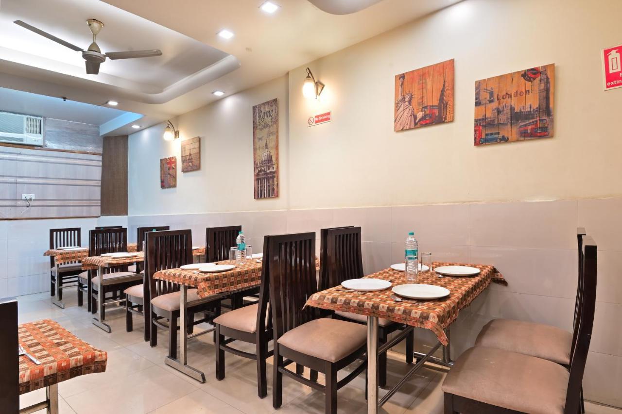 Hotel Aster Inn New Delhi Exterior photo