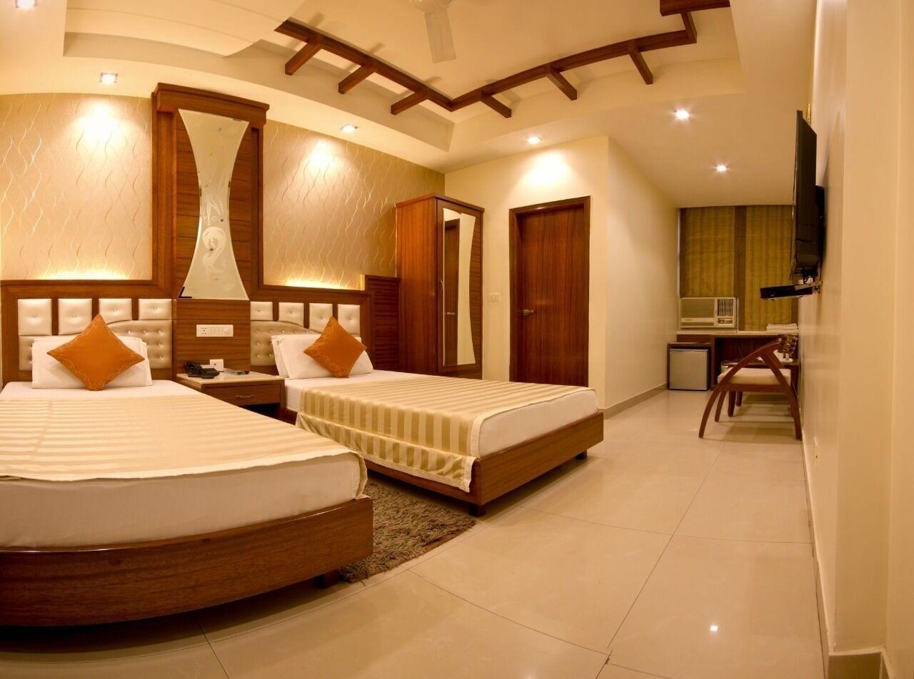 Hotel Aster Inn New Delhi Exterior photo