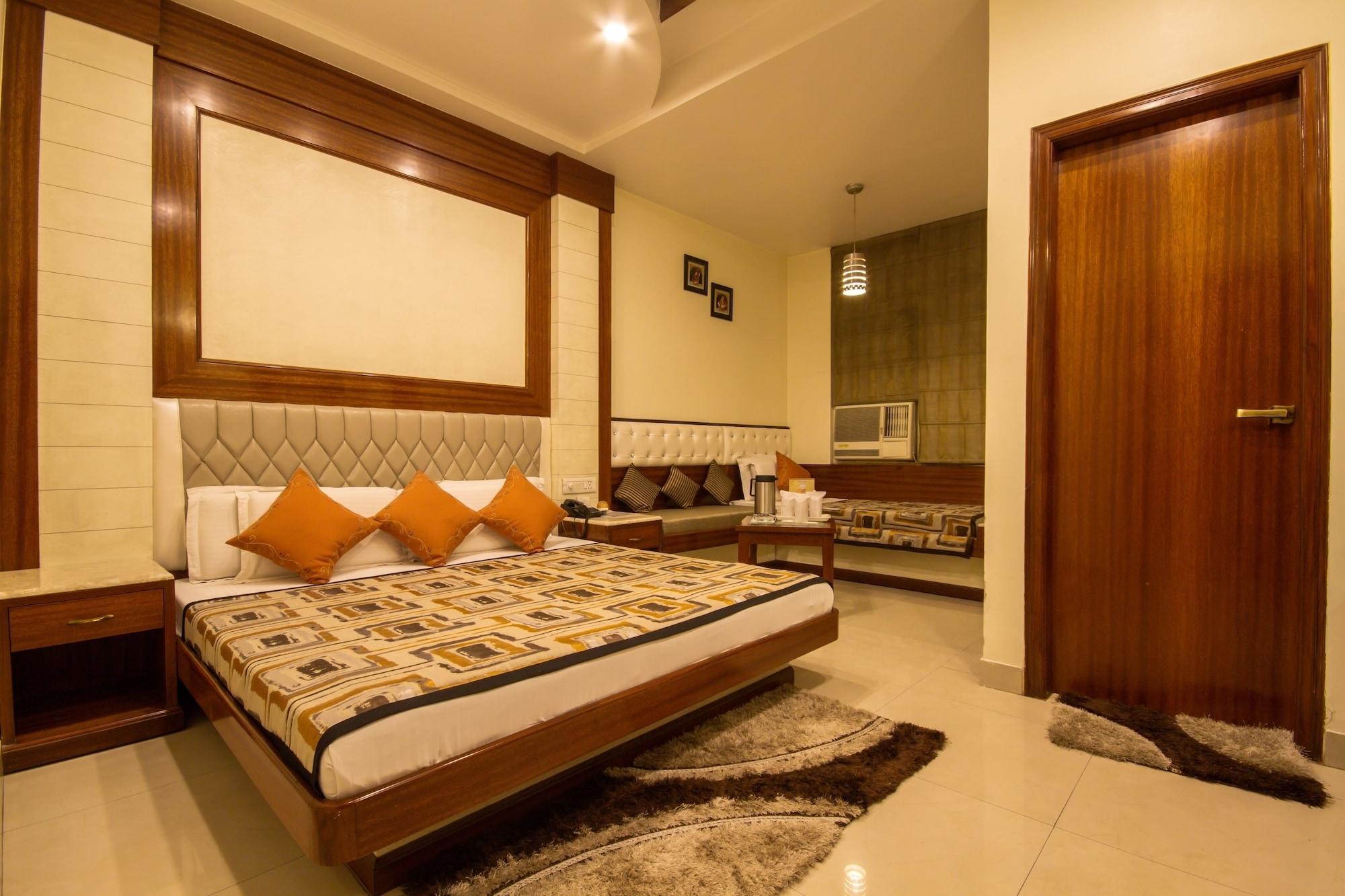 Hotel Aster Inn New Delhi Exterior photo