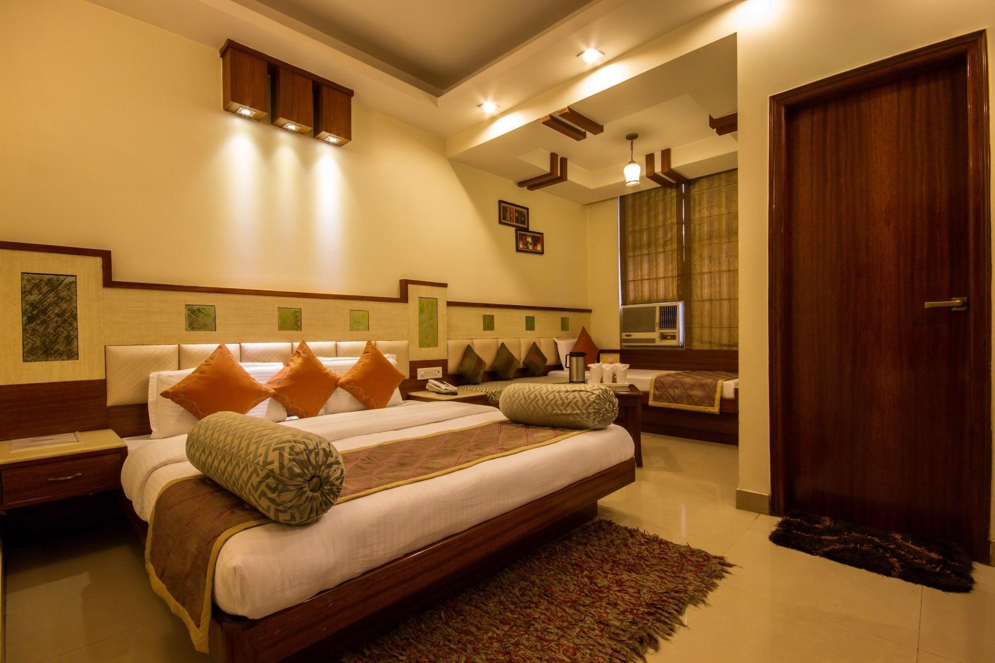Hotel Aster Inn New Delhi Exterior photo