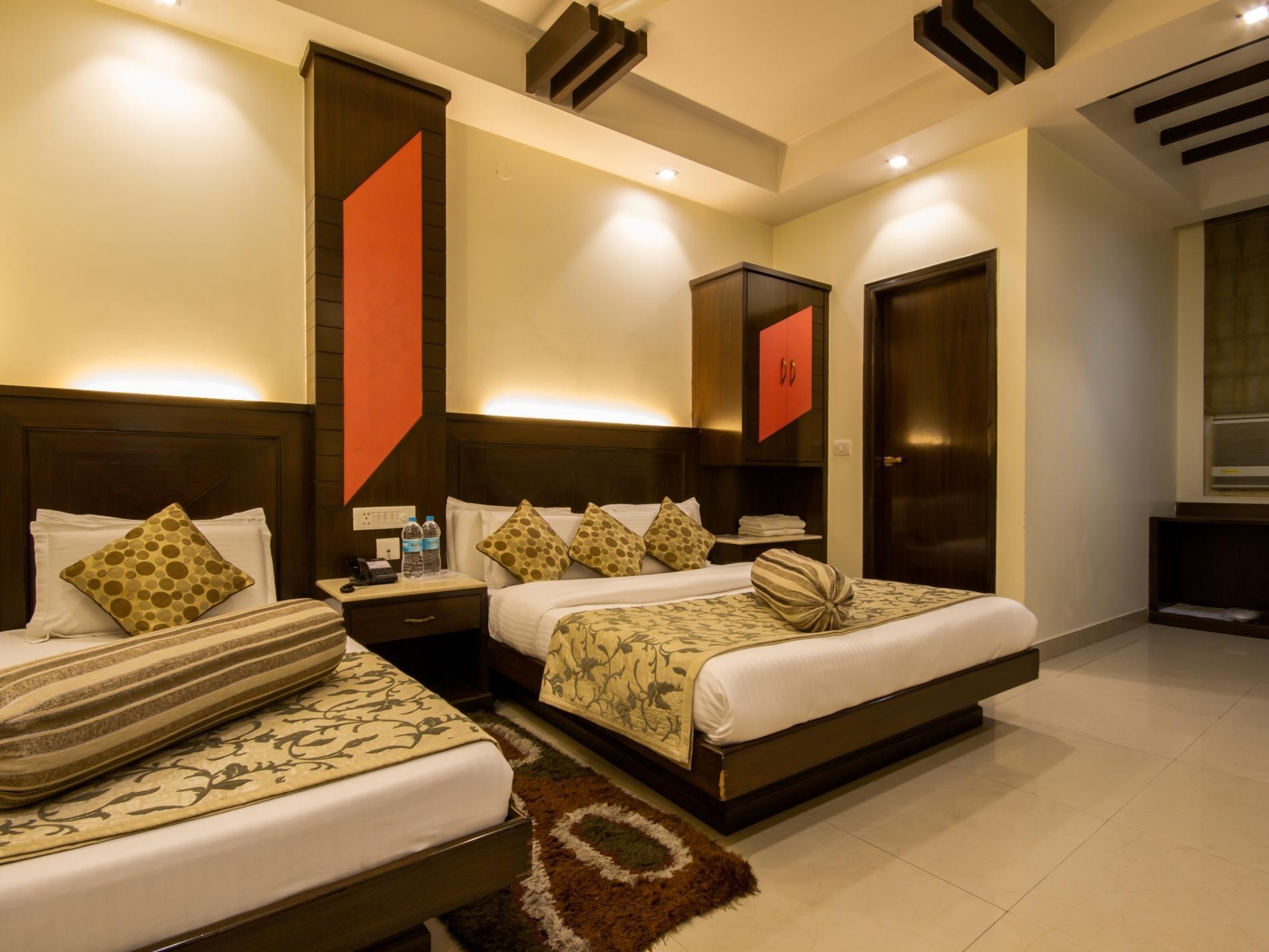 Hotel Aster Inn New Delhi Exterior photo