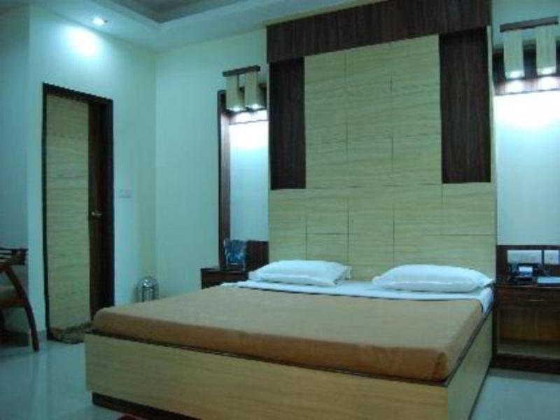 Hotel Aster Inn New Delhi Exterior photo