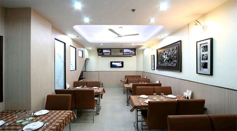 Hotel Aster Inn New Delhi Exterior photo