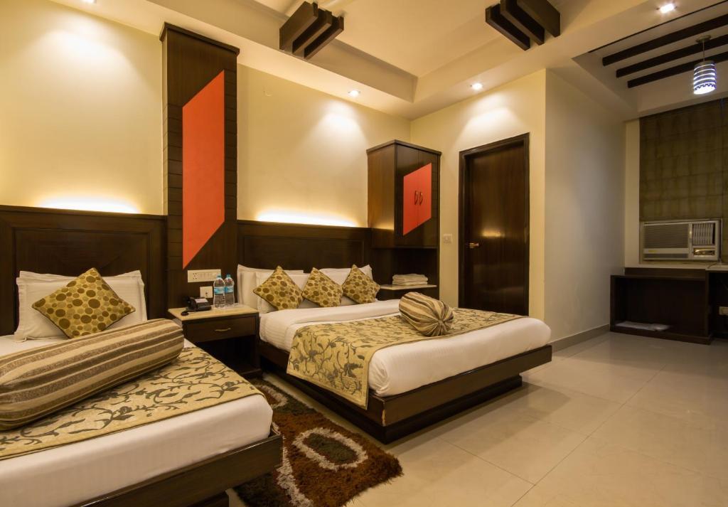 Hotel Aster Inn New Delhi Exterior photo