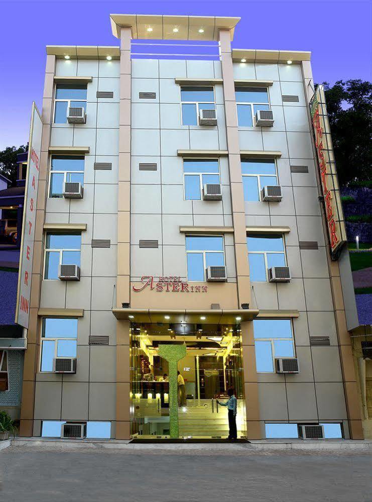 Hotel Aster Inn New Delhi Exterior photo