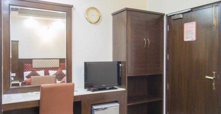 Hotel Aster Inn New Delhi Exterior photo